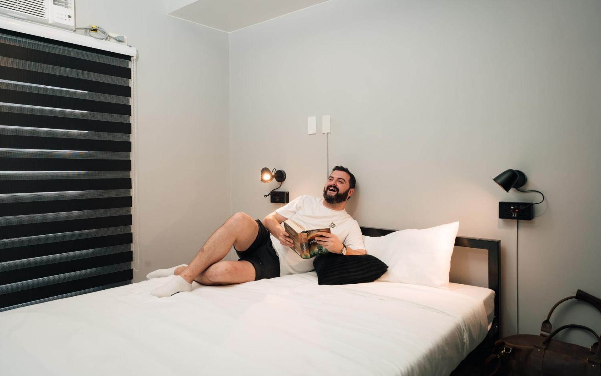 Mad Monkey Manila Hostel Makati City Ngoại thất bức ảnh