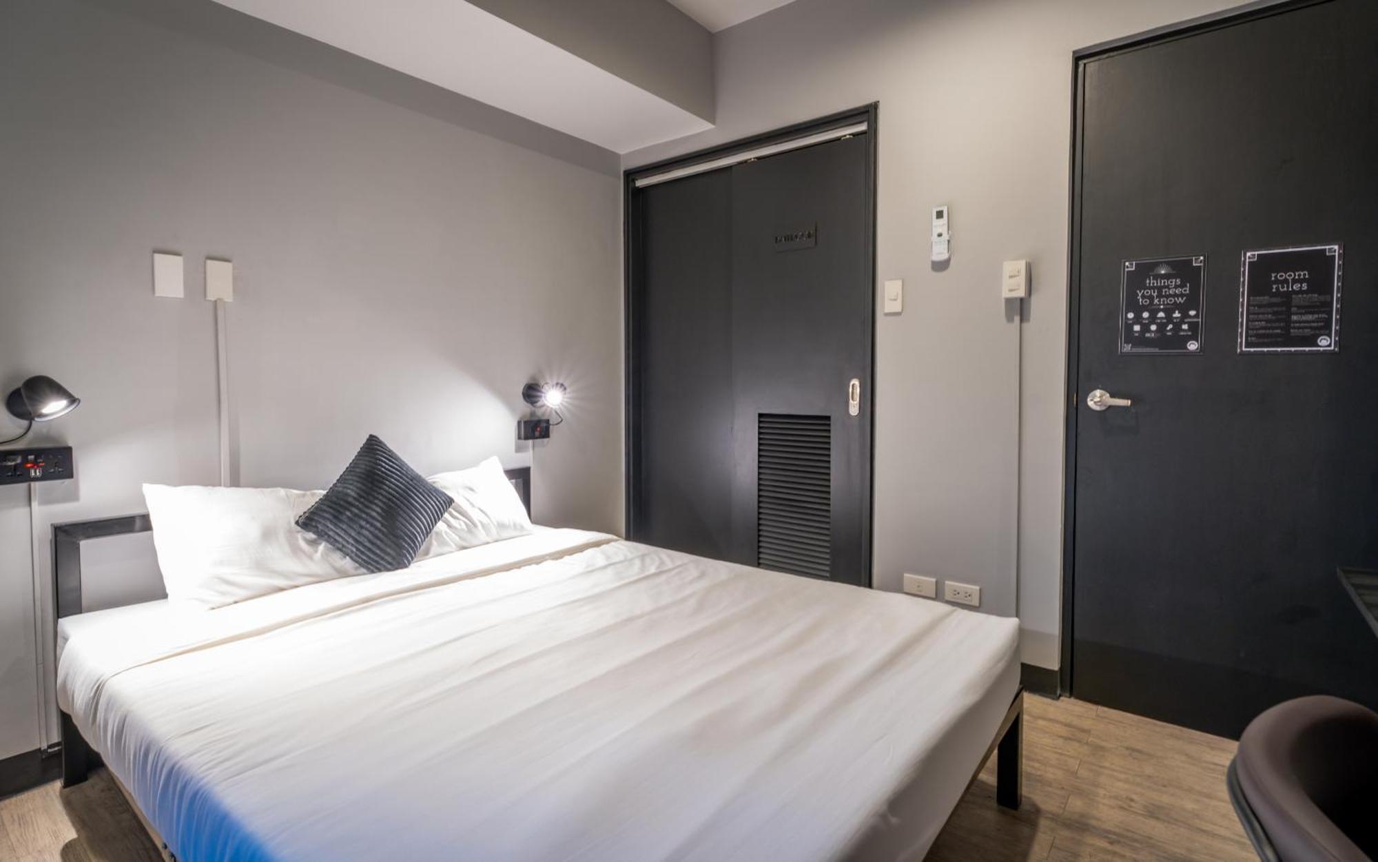 Mad Monkey Manila Hostel Makati City Ngoại thất bức ảnh