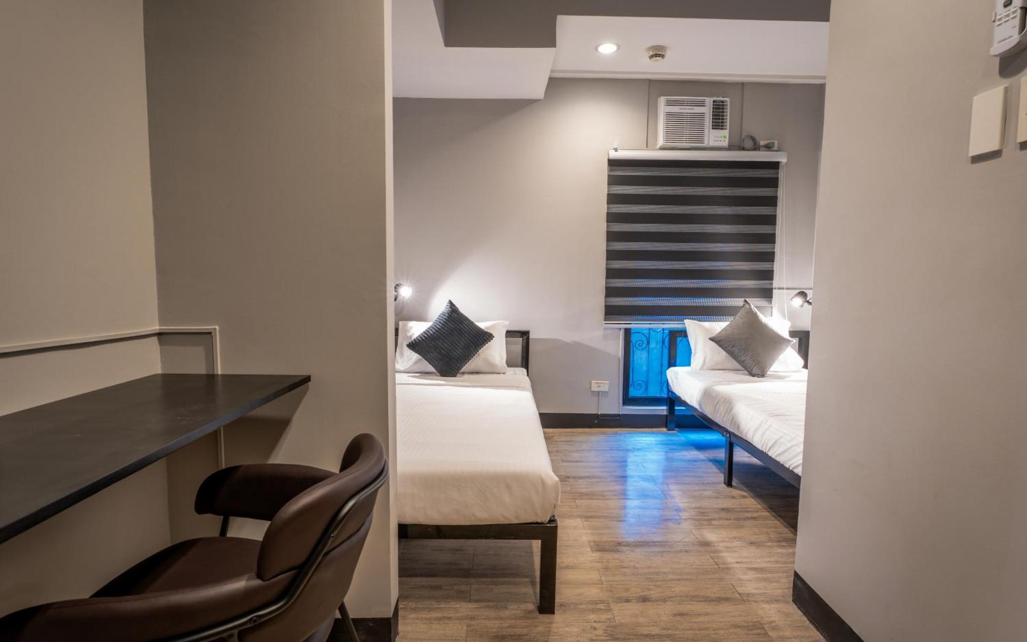 Mad Monkey Manila Hostel Makati City Ngoại thất bức ảnh