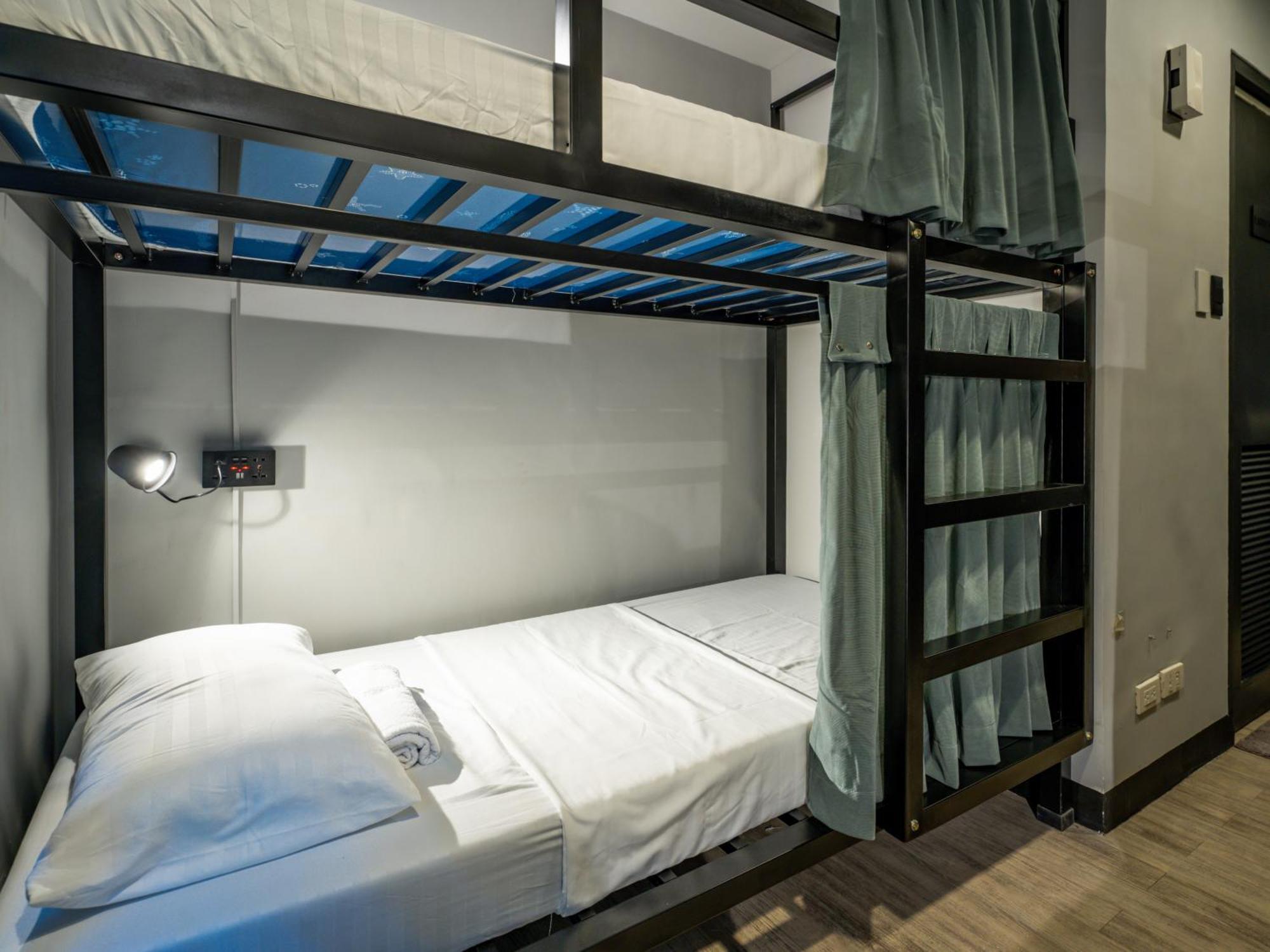 Mad Monkey Manila Hostel Makati City Ngoại thất bức ảnh