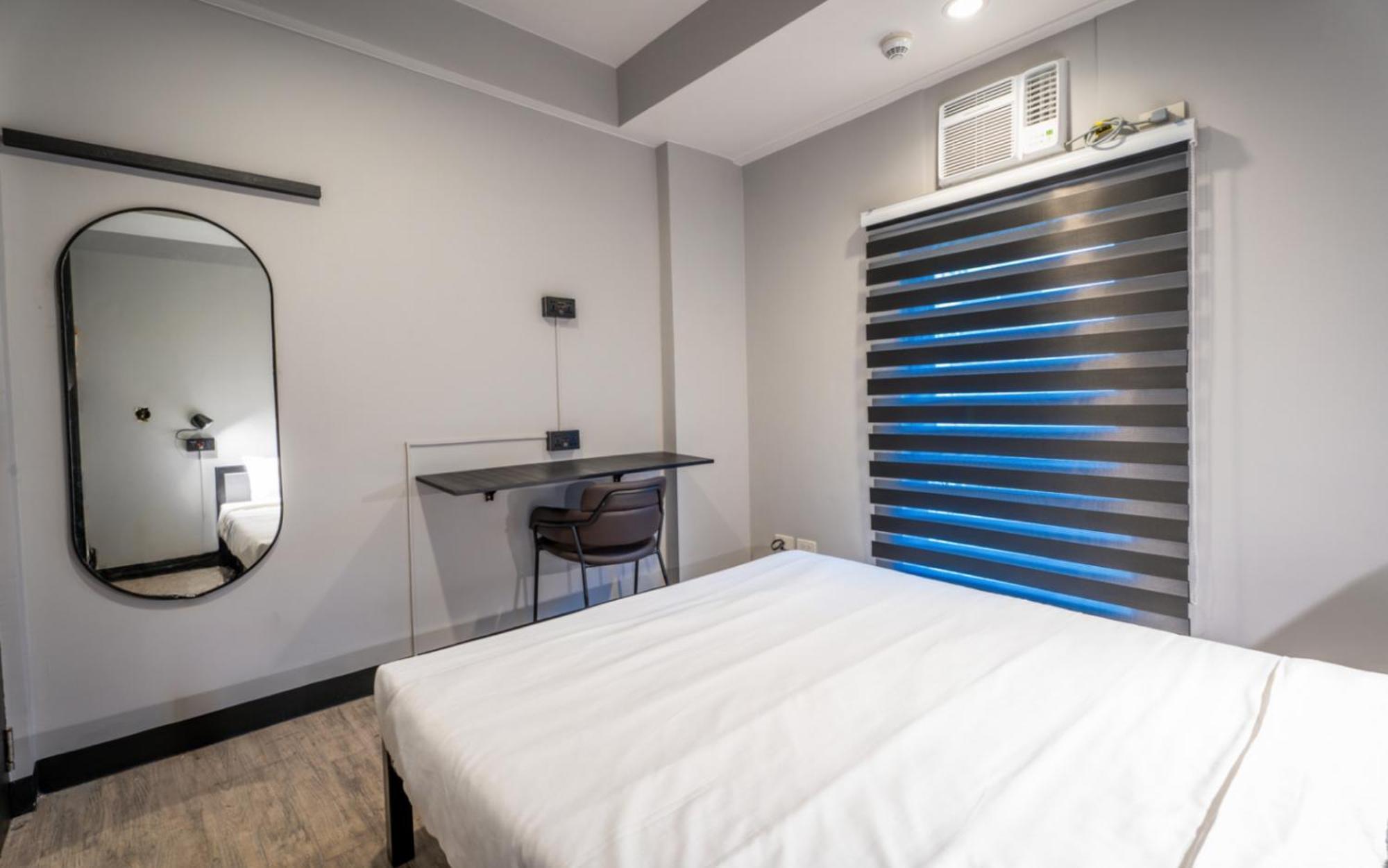 Mad Monkey Manila Hostel Makati City Ngoại thất bức ảnh