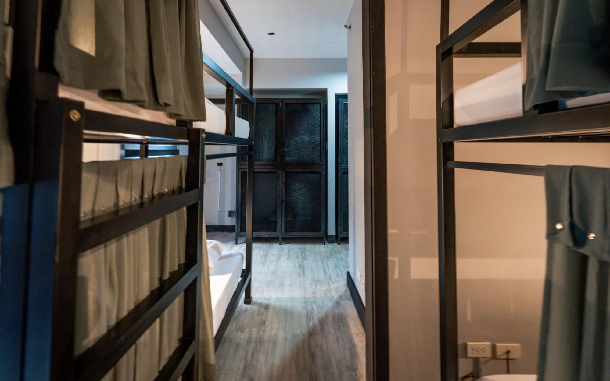 Mad Monkey Manila Hostel Makati City Ngoại thất bức ảnh