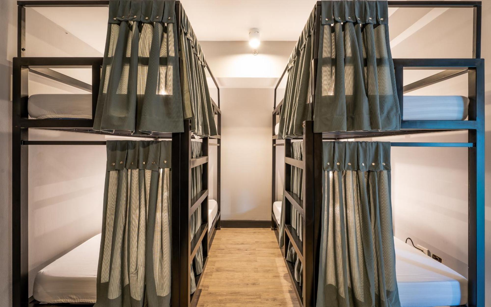 Mad Monkey Manila Hostel Makati City Ngoại thất bức ảnh