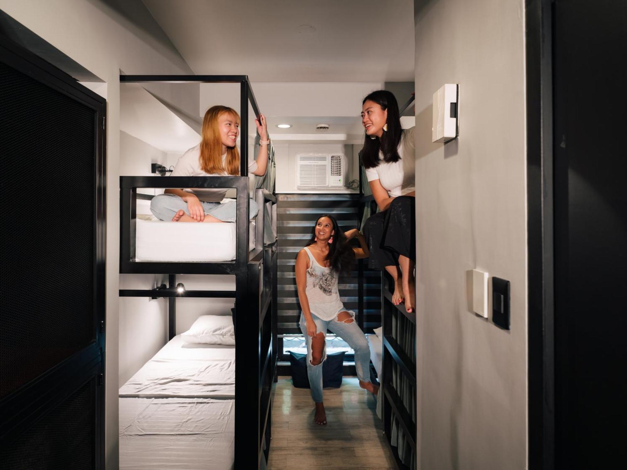 Mad Monkey Manila Hostel Makati City Ngoại thất bức ảnh