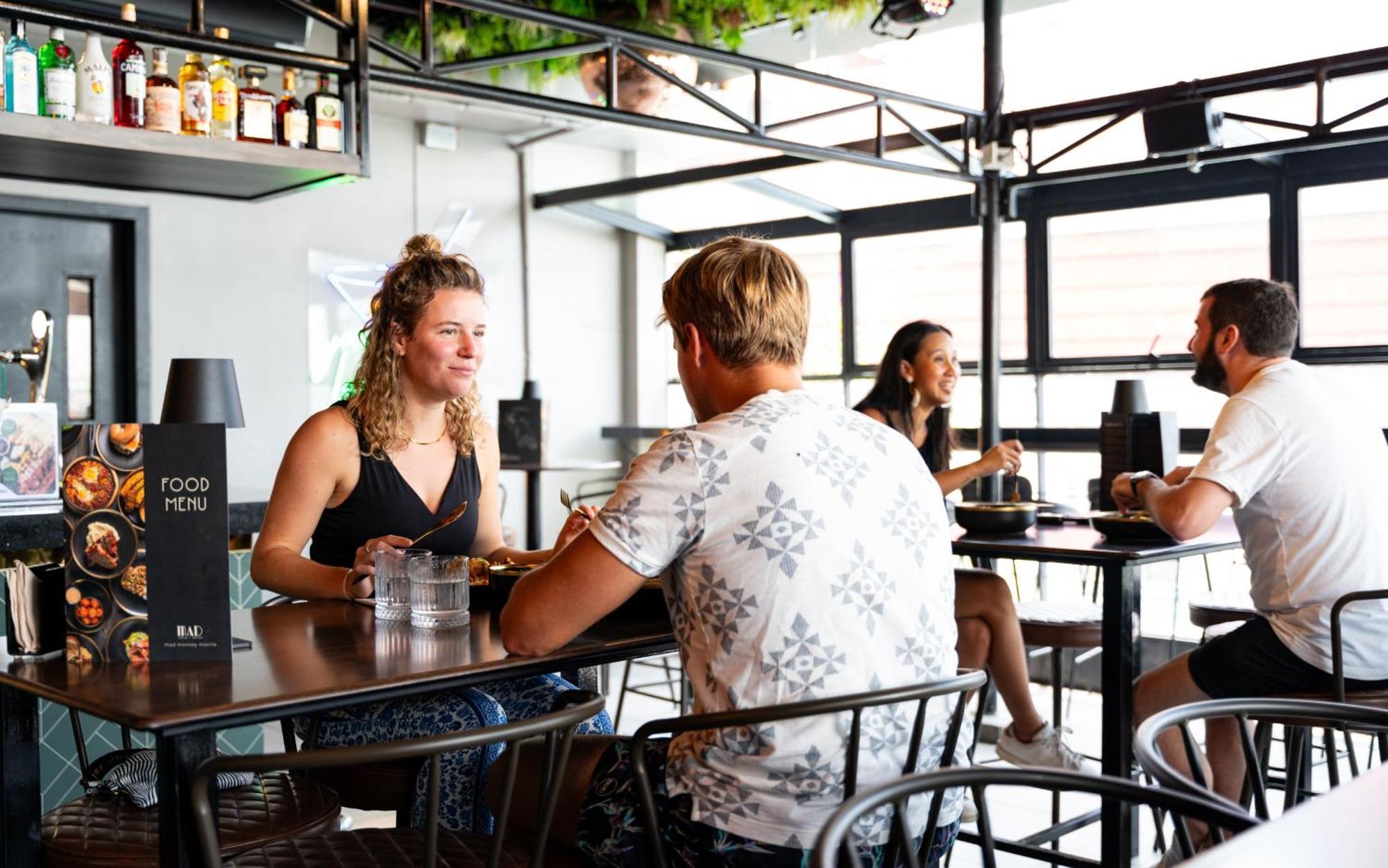 Mad Monkey Manila Hostel Makati City Ngoại thất bức ảnh