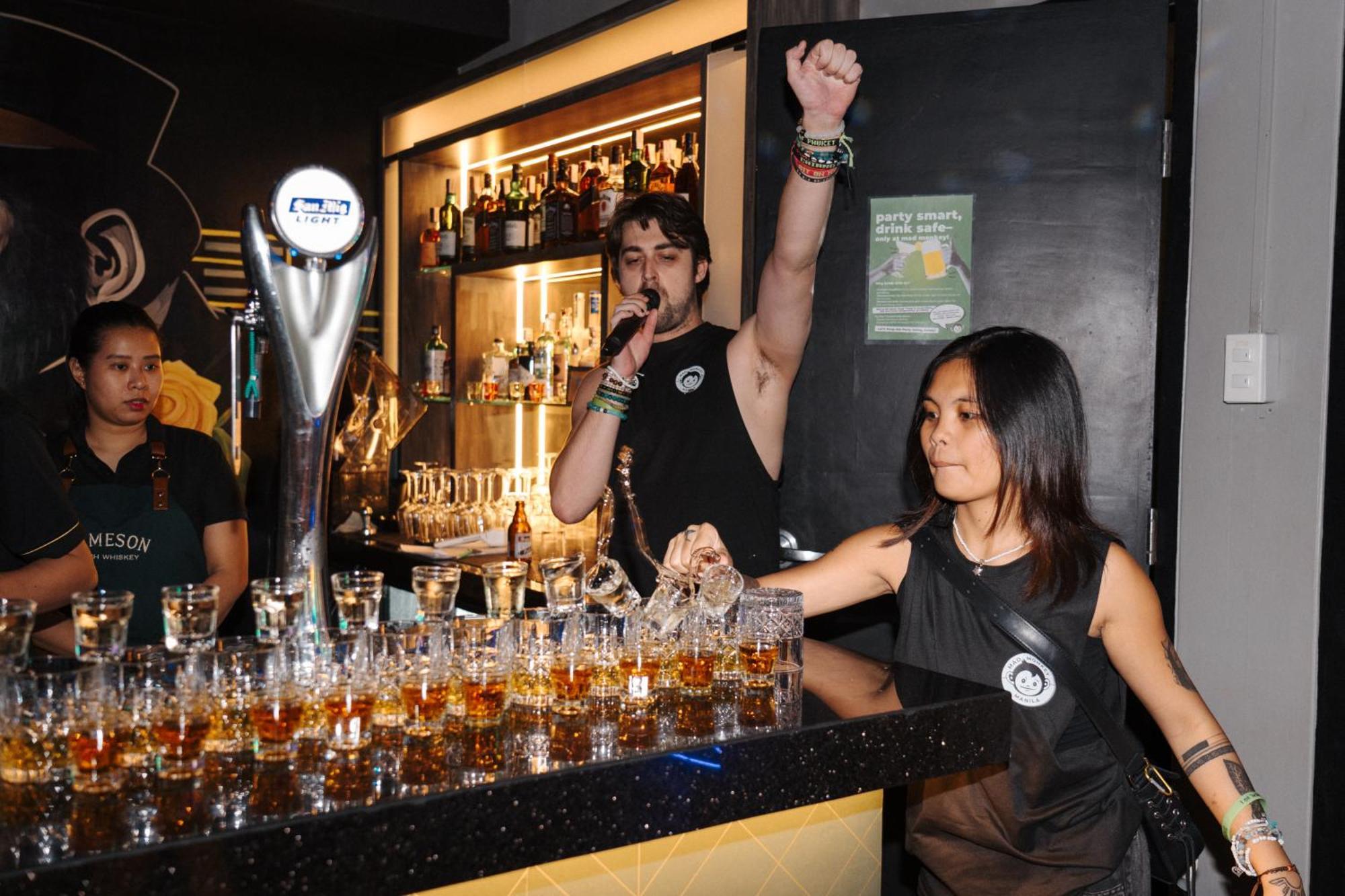 Mad Monkey Manila Hostel Makati City Ngoại thất bức ảnh
