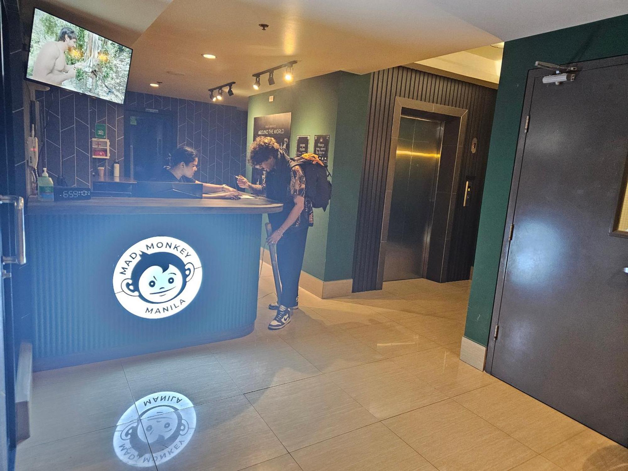 Mad Monkey Manila Hostel Makati City Ngoại thất bức ảnh