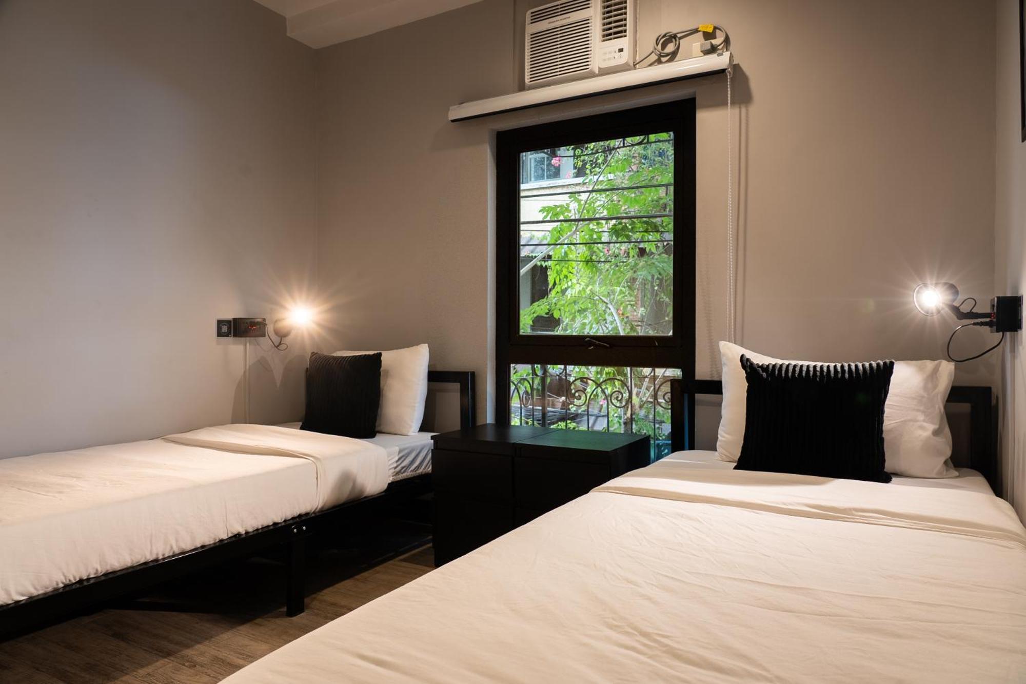 Mad Monkey Manila Hostel Makati City Ngoại thất bức ảnh