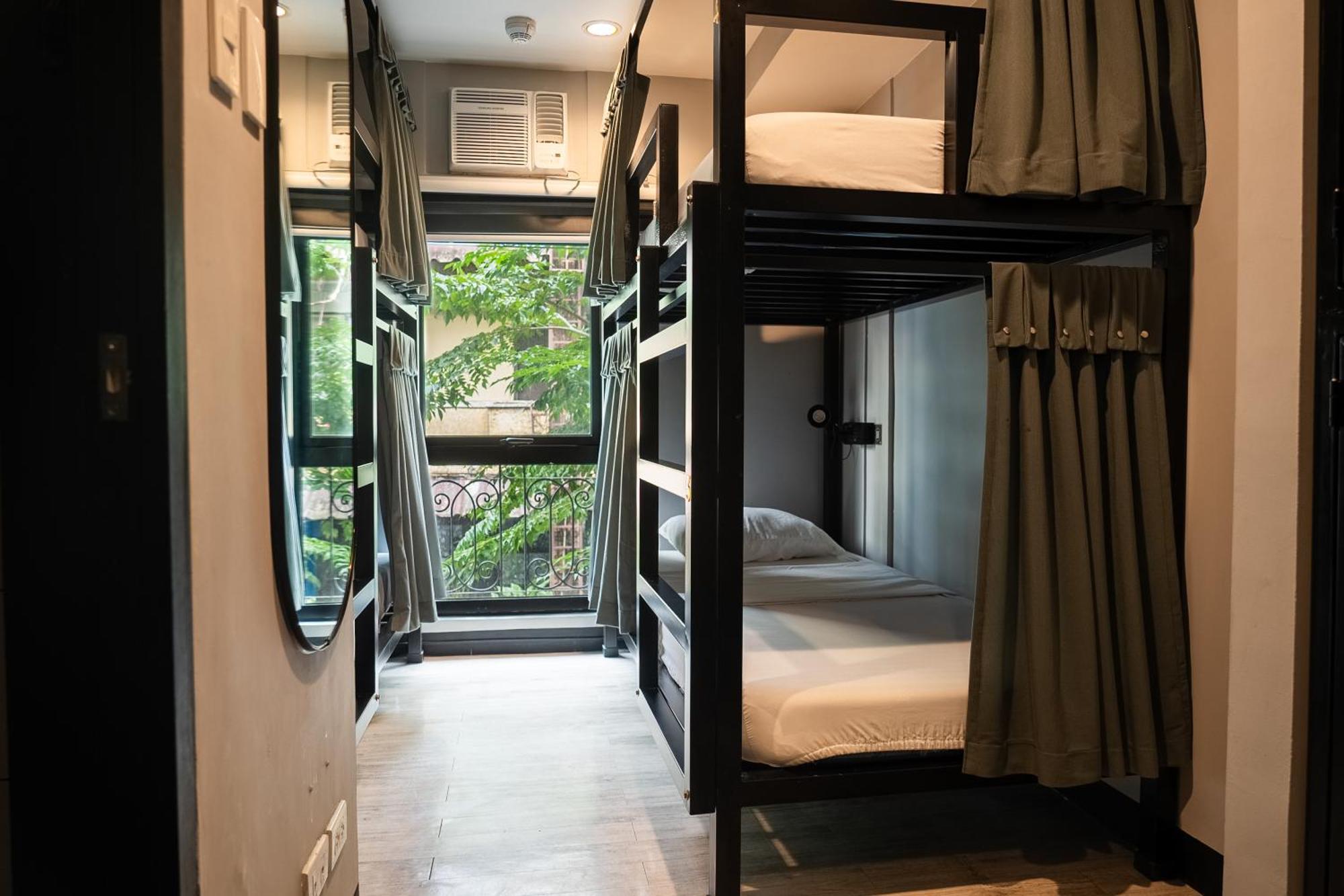 Mad Monkey Manila Hostel Makati City Ngoại thất bức ảnh