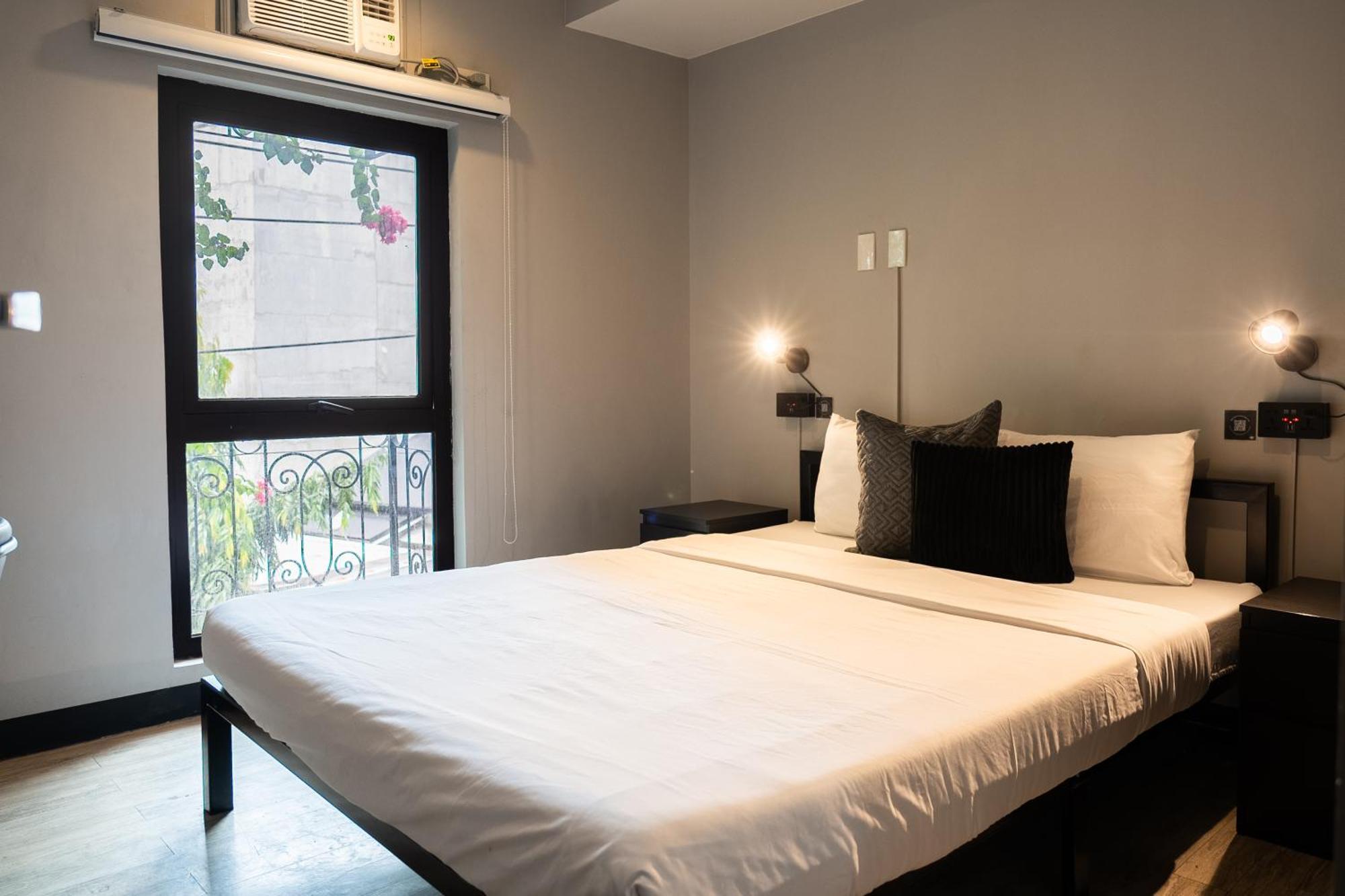 Mad Monkey Manila Hostel Makati City Ngoại thất bức ảnh